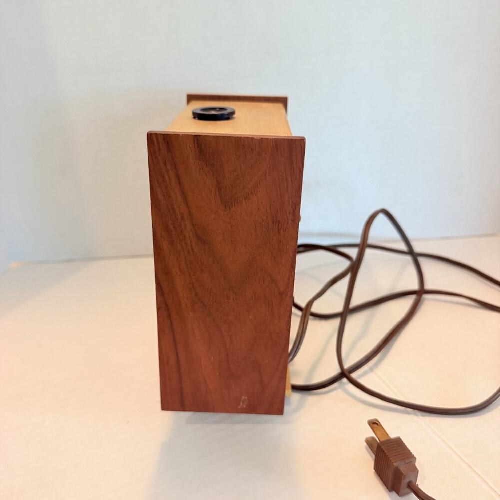 Mid Century Modern Electric Table Clock. PARTS OR REPAIR - Picture 2 of 5